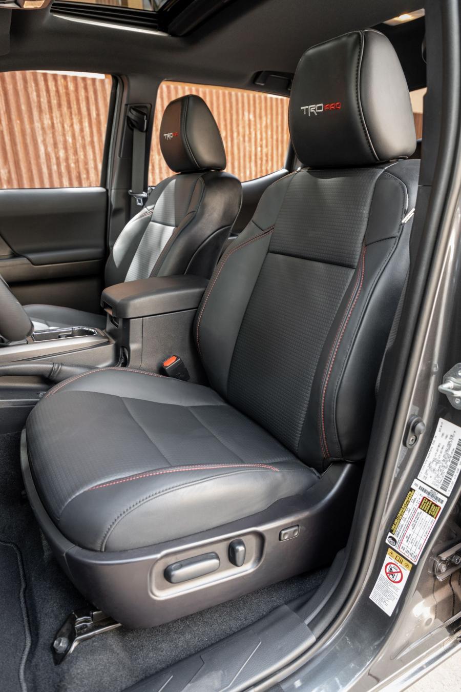 Интерьер Toyota Tacoma TRD Pro Double Cab 2019 года  (фото 54 из 60)